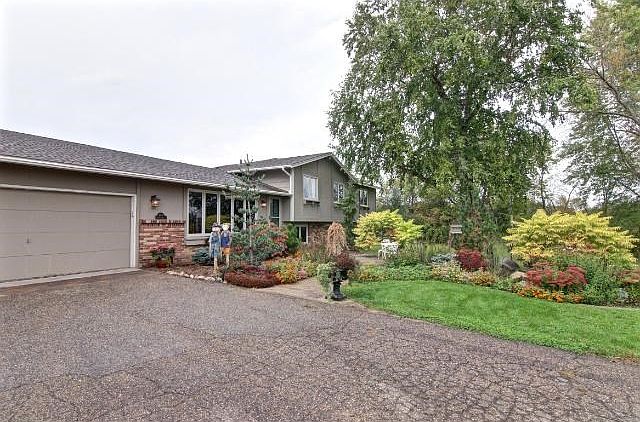 Virtual Tour of both the inside and the outside of this exceptional 10 acre Hobby Farm and home.  Enjoy the amazing views from the aerial video tour and fully take in all this property has to offer!