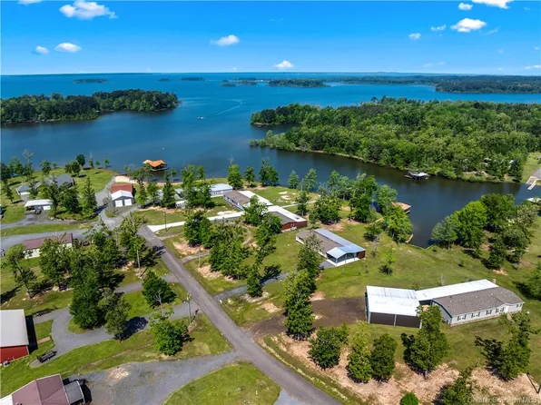 129 Saint Thomas Cir, Florien, LA 71429