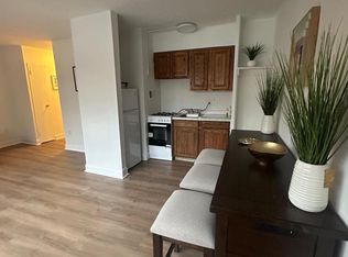 Riverwest Condominiums, Philadelphia, PA 19103