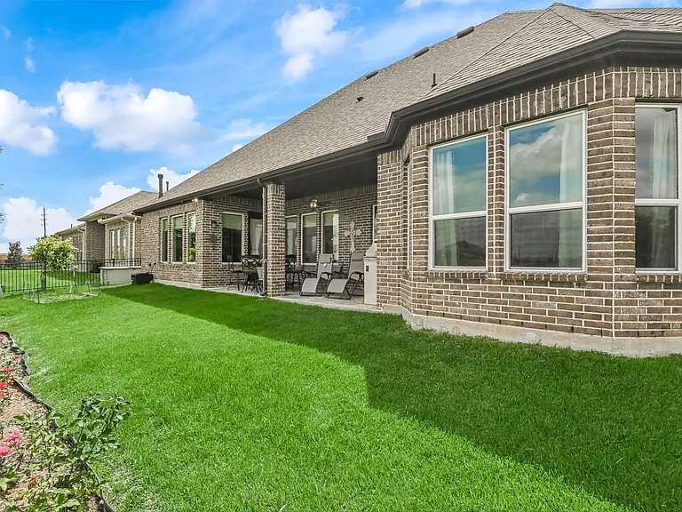 6110 Meadow Bluff Ct — Photo 28