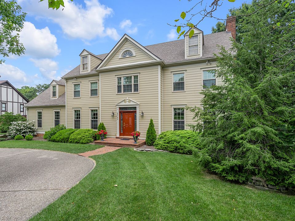 1st image of 2345 The Woods Ln