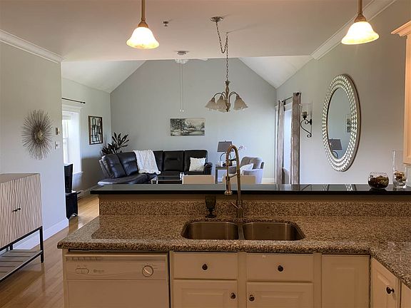 2nd image of 188 Willow St #301
