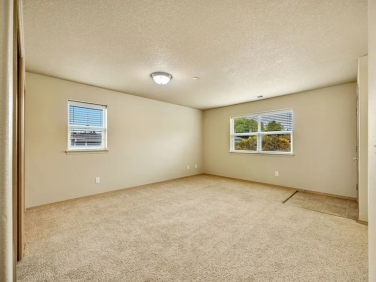2037 SE Huckleberry Ave — Photo 7