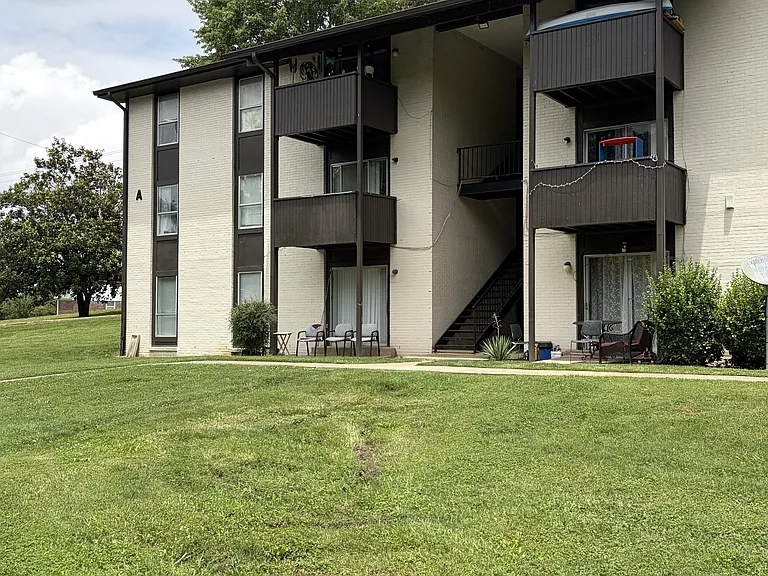 Foxcroft Apartments — Photo 18