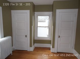 1320 7th St SE #205, Minneapolis, MN 55414