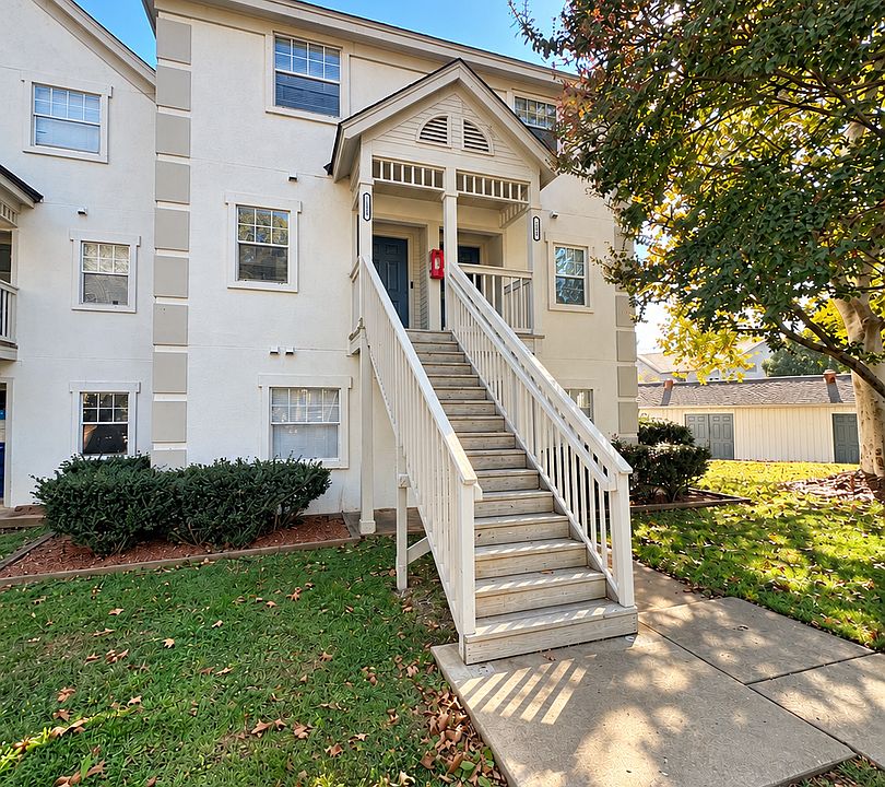1st image of 2500 Avent Ferry Rd APT 202