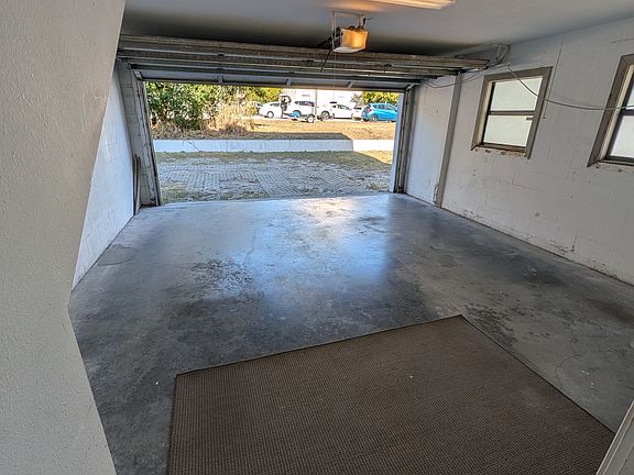 4th image of 1108 1/2 E Palm Ave