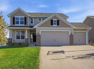 1955 Red Oak Path, Shakopee, MN 55379