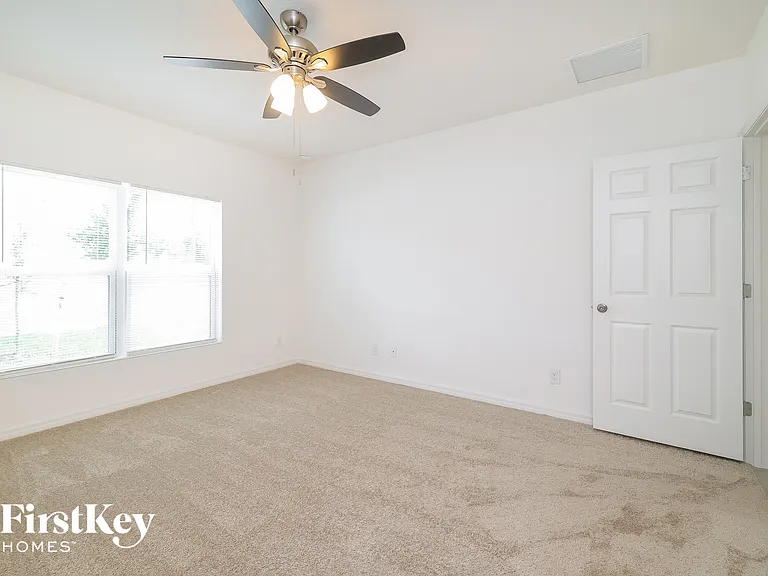 888 Avenal Ln — Photo 8