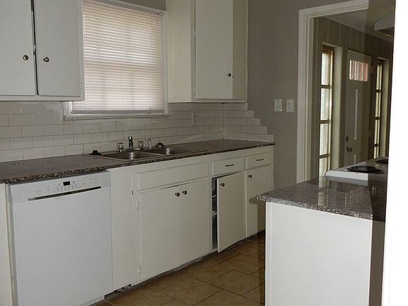 4th image of 1403 S Braden Ave
