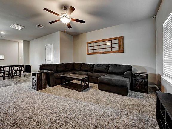 3rd image of 2001 Scarlet Cir