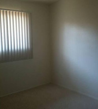 5th image of 1307 E Broadmor Dr