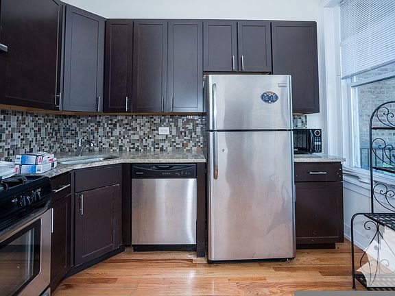 2nd image of 3358 N Sheffield Ave #Ooo3