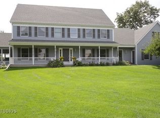 225 Salem Ct, Dundee, IL 60118