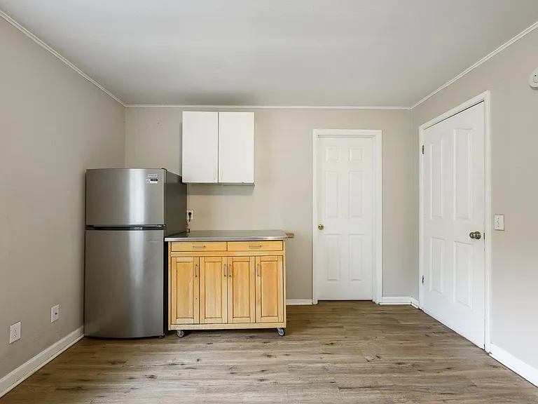 Ainsworth St - Rooms for Rent — Photo 9