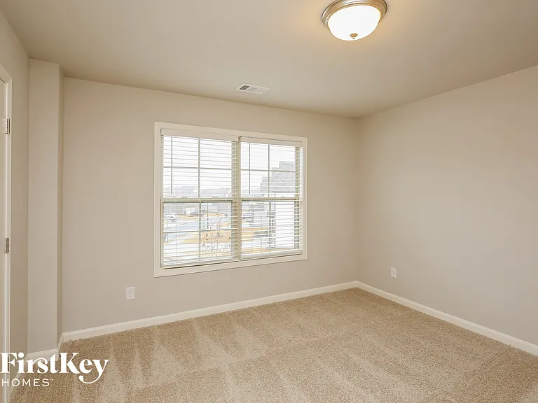 2025 Sorrento Ct — Photo 11