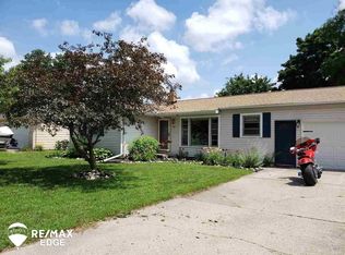 520 James Connis Dr, Flushing, MI 48433