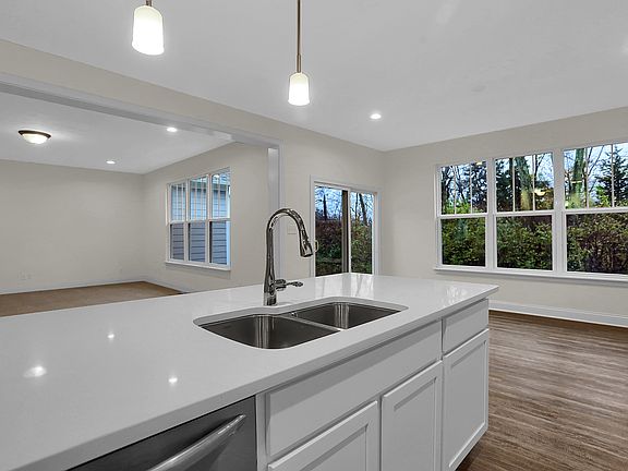 5th image of 6841 Linden Woods Dr