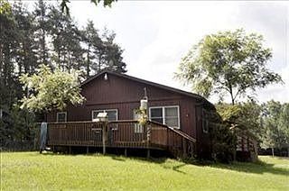 5th image of 585 Marvin St