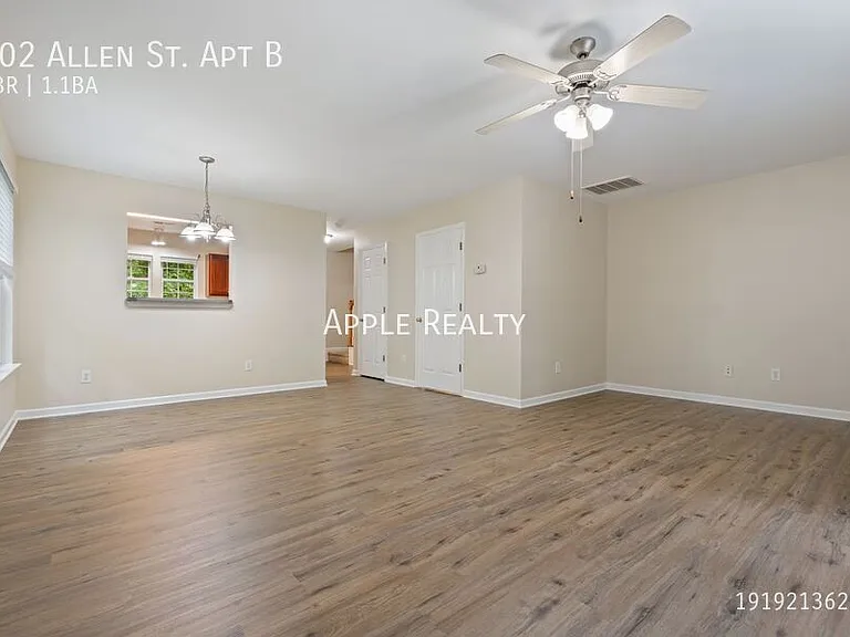 202 Allen St #B — Photo 3