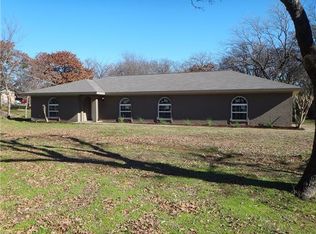 102 Woodland Cir, Burleson, TX 76028