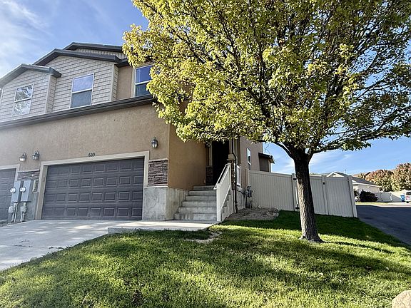 2nd image of 609 W Goldenrod Way