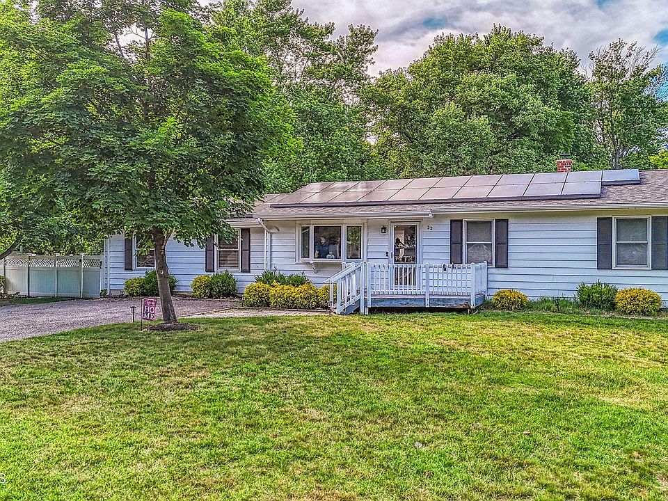 1st image of 32 Brookside Drive