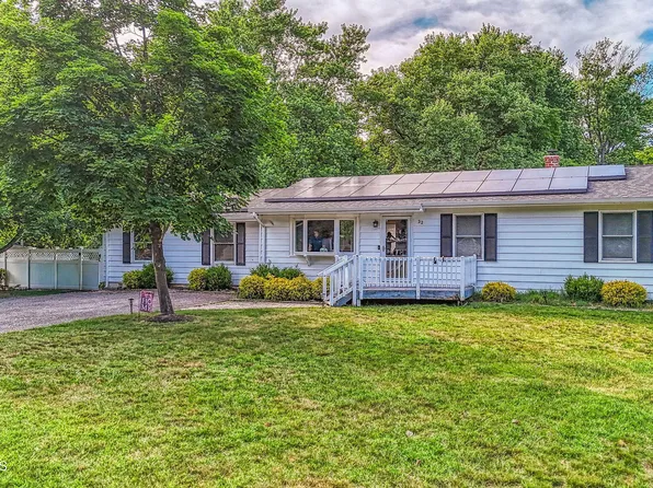 32 Brookside Drive, Howell, NJ 07731