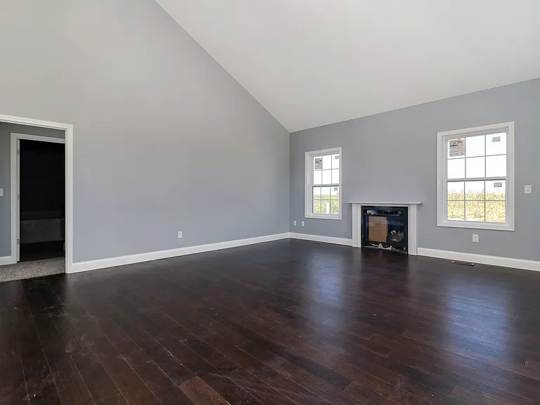 760 Kristin Dr — Photo 15