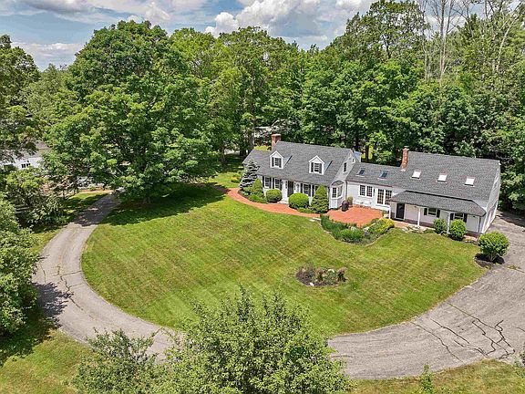 2nd image of 108 Whitten Neck Road
