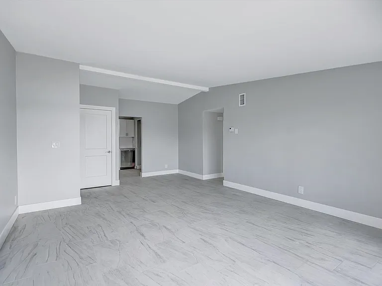 325 Capri Blvd — Photo 56