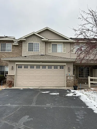 860 Independence Dr Photo 1