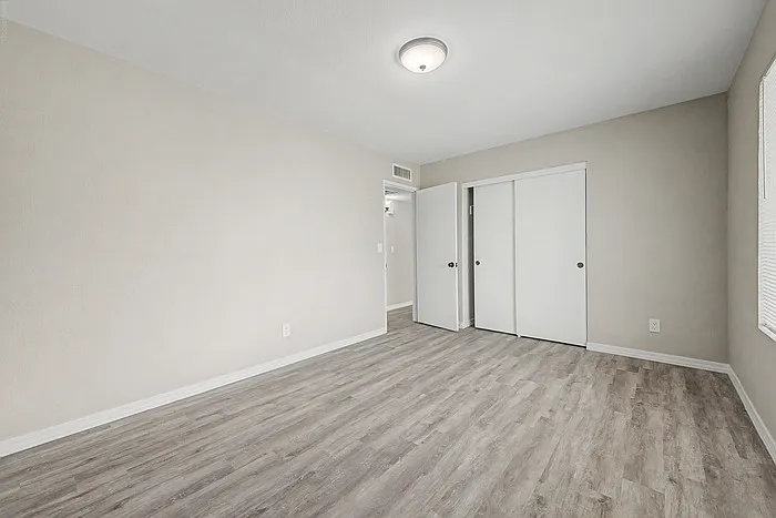 8819 W Avalon Dr — Photo 14