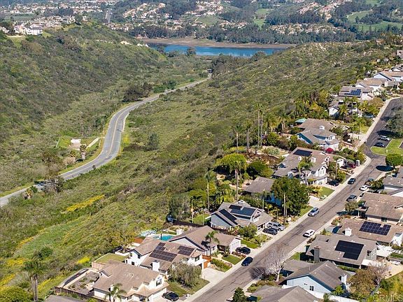 4th image of 1560 Hawk View Dr