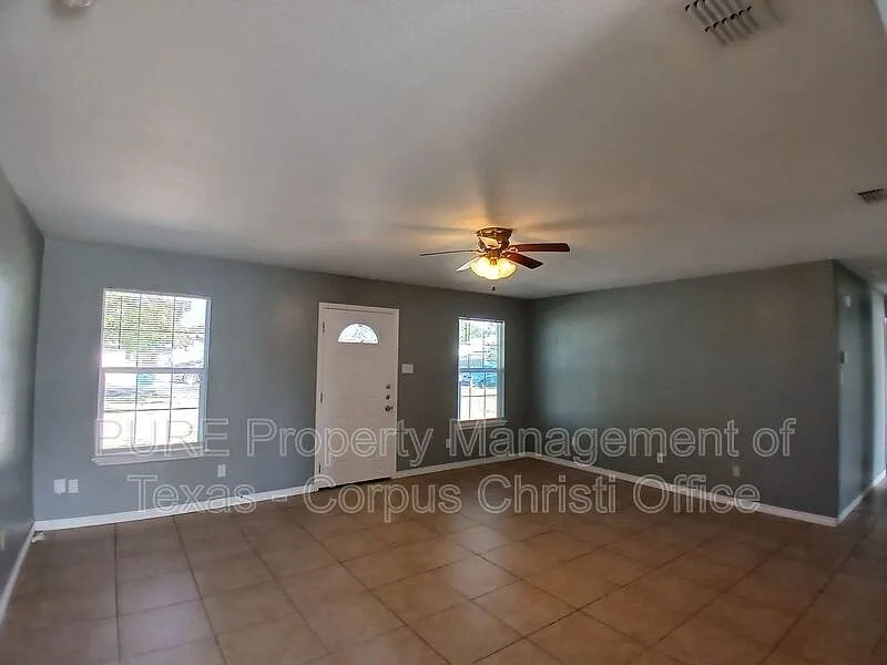 4 bed, 2.0 bath, 1568 sqft, $1,900 — Photo 4