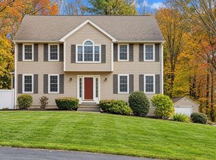 16 Wildflower Dr, Sutton, MA 01590