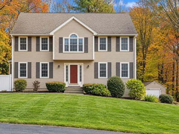 16 Wildflower Dr, Sutton, MA 01590