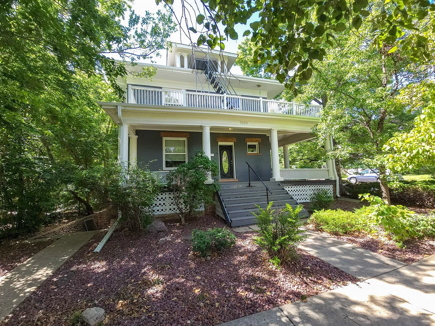 1000 Grandview Ave — Photo 1