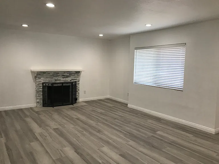 865 Denise Ave — Photo 4