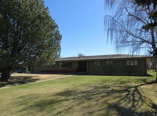1521 Meadowlark Dr, Great Falls, MT 59404