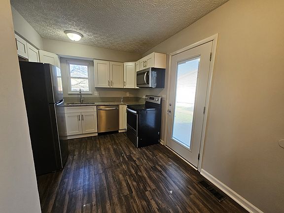 4th image of 2113 Shawbury Ct E