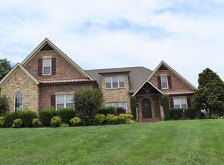 1302 Rippling Waters Cir, Sevierville, TN 37876