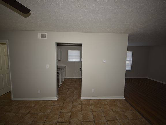 5th image of 928 Ohio Pike APT 508