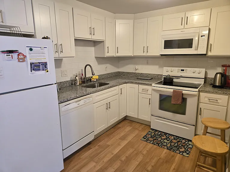 2 Old Colony Ln #8 — Photo 11