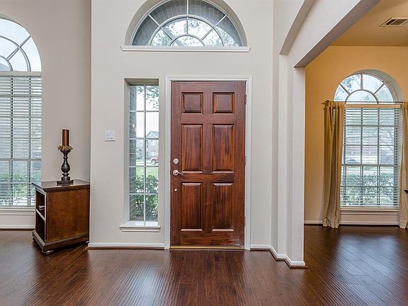 4th image of 9722 Andrews Ln