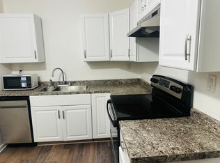 107 White St FLOOR 2, Saratoga Springs, NY 12866