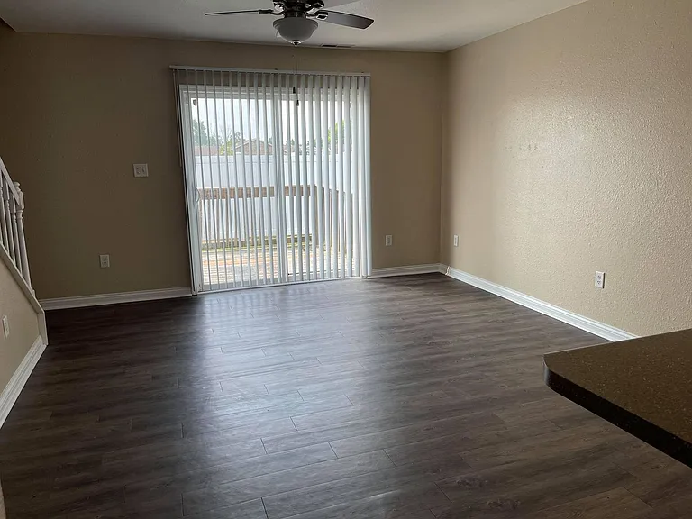 Fox Brook Apartments — Photo 34