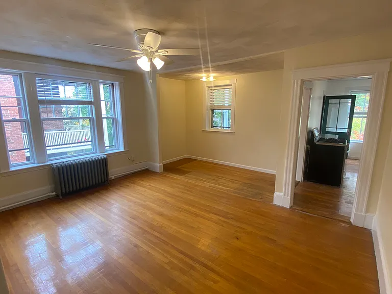 25 Fairfield St #6 — Photo 14