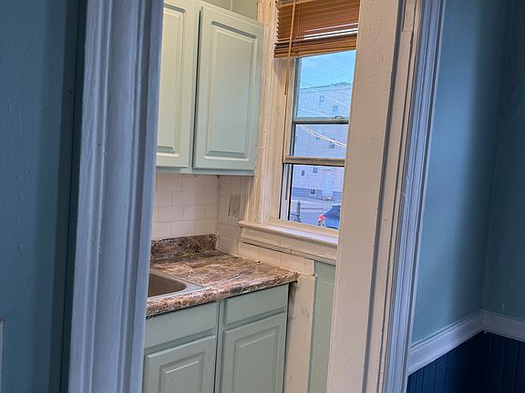 3rd image of 16 Pumgansett St Floor 1
