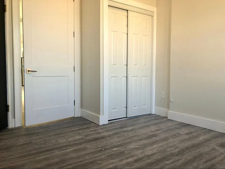 261 Hutton St #3R — Photo 3